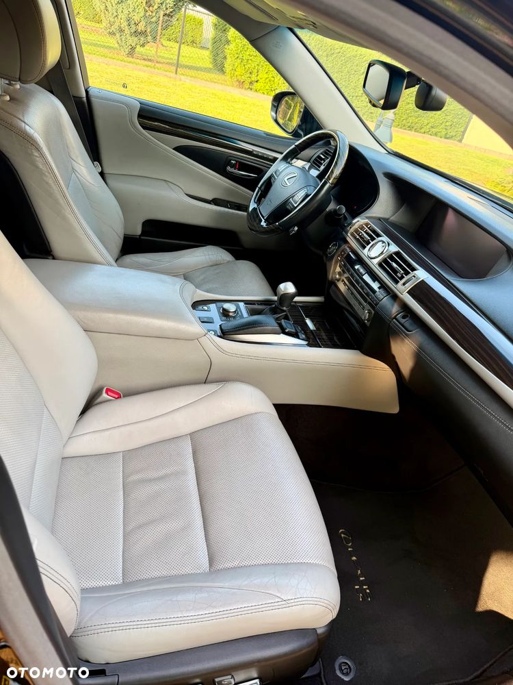 Lexus LS 460 Superior AWD - 12