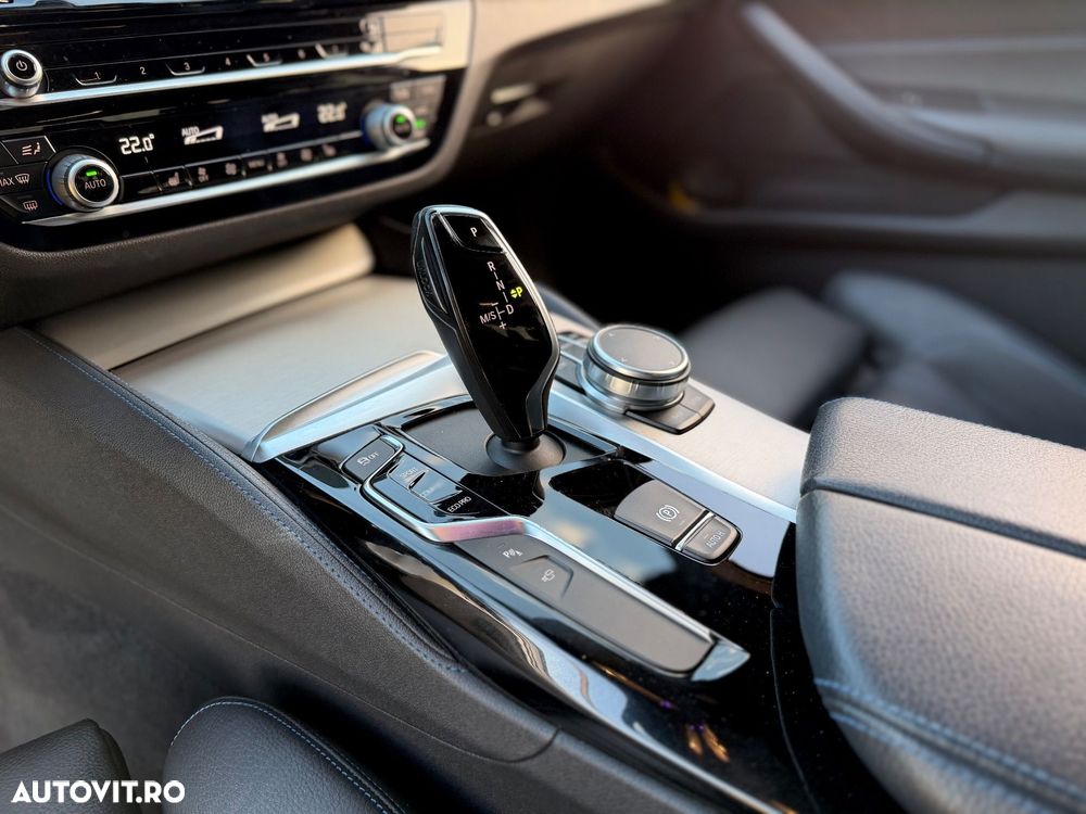 BMW Seria 5 530d xDrive AT - 15