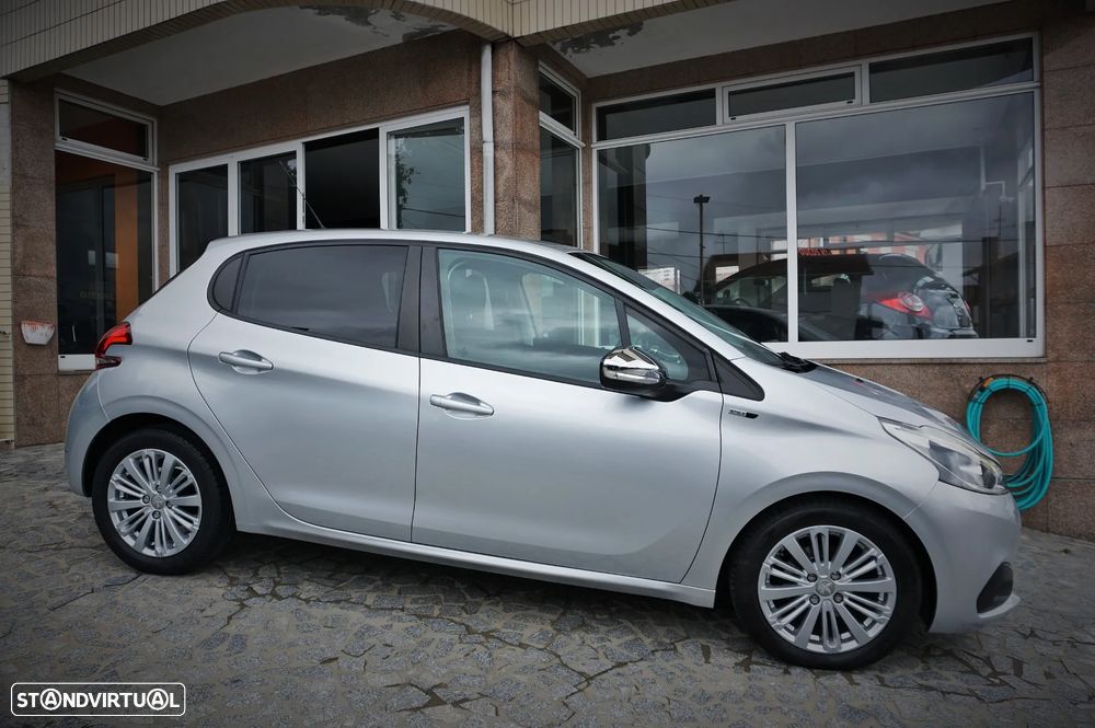 Peugeot 208 1.6 BlueHDi Style - 4