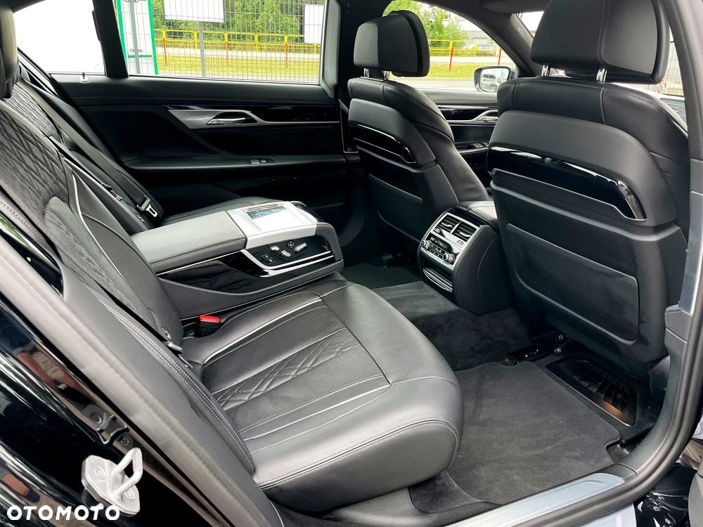 BMW Seria 7 730Ld xDrive mHEV - 14
