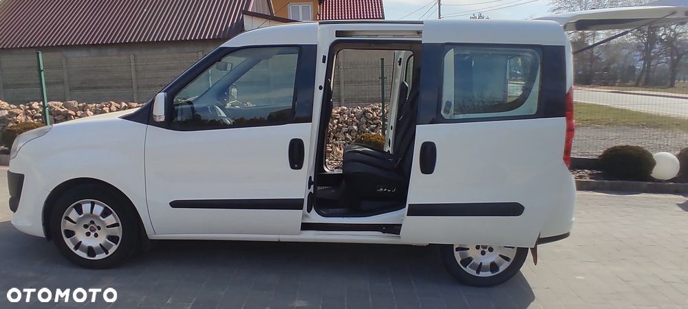 Fiat DOBLO multyat POLSKI SALON 1 WŁASCICIEL 5 OSÓB BEZWYPADKOWY - 4