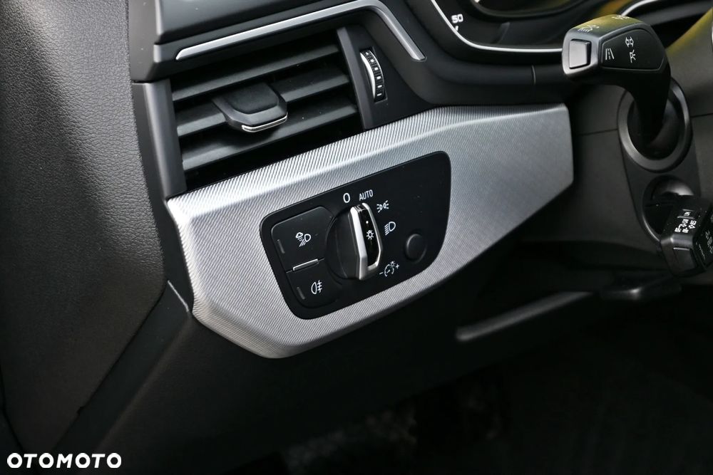 Audi A4 Avant 2.0 TDI Sport S tronic - 31