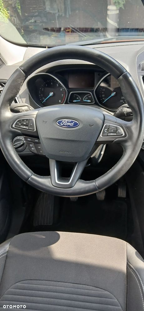Ford Kuga - 10