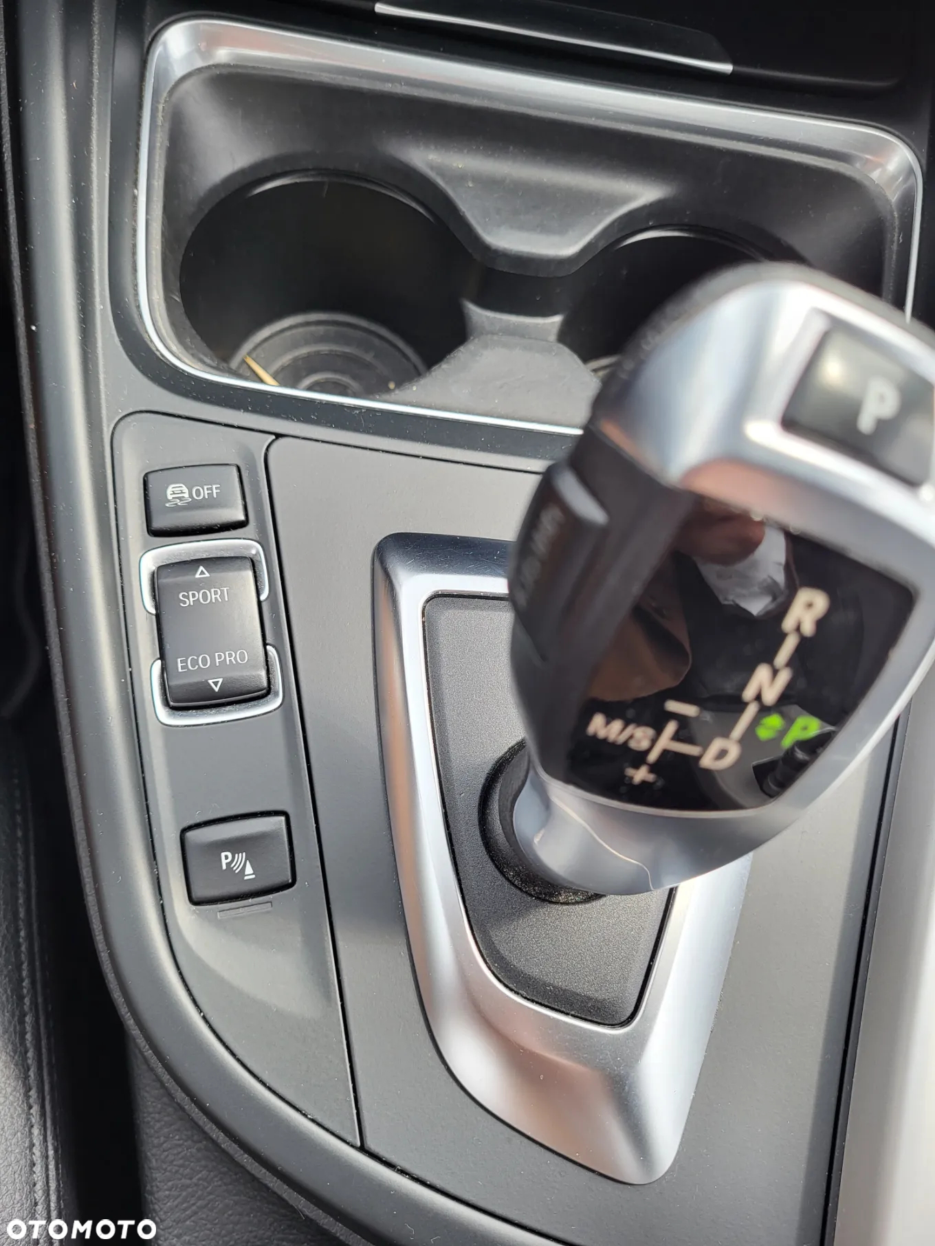 BMW Seria 3 318d Touring - 25