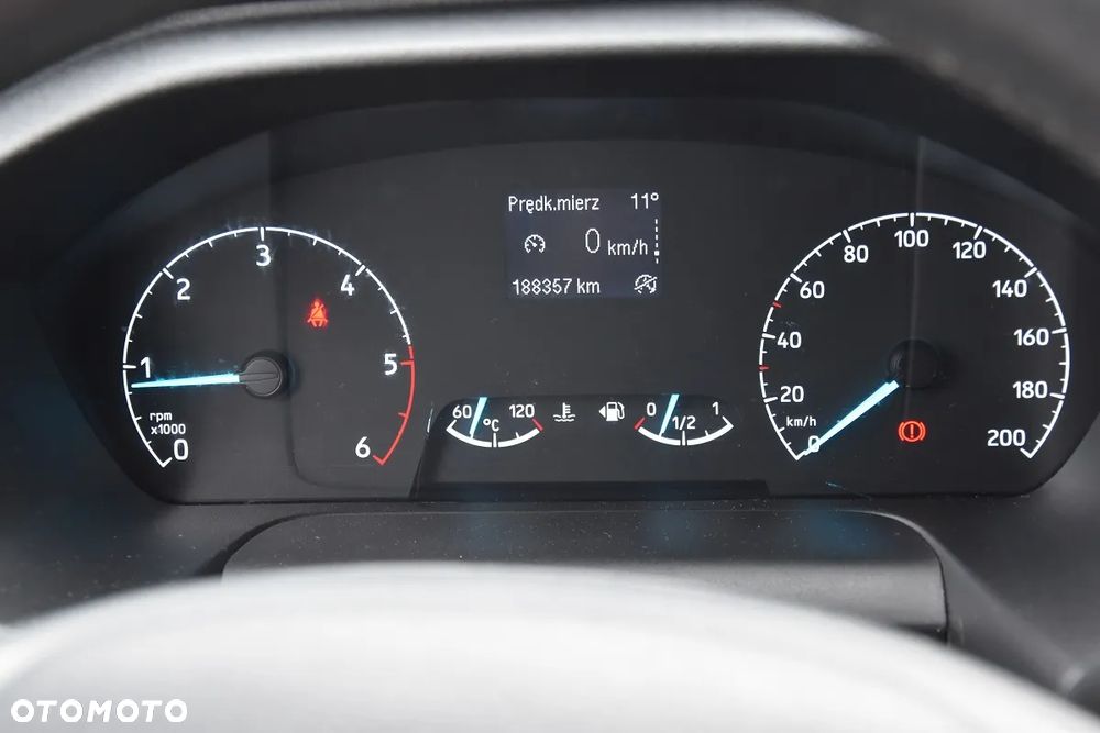 Ford TRANSIT CUSTOM 320 L2H1 - 28