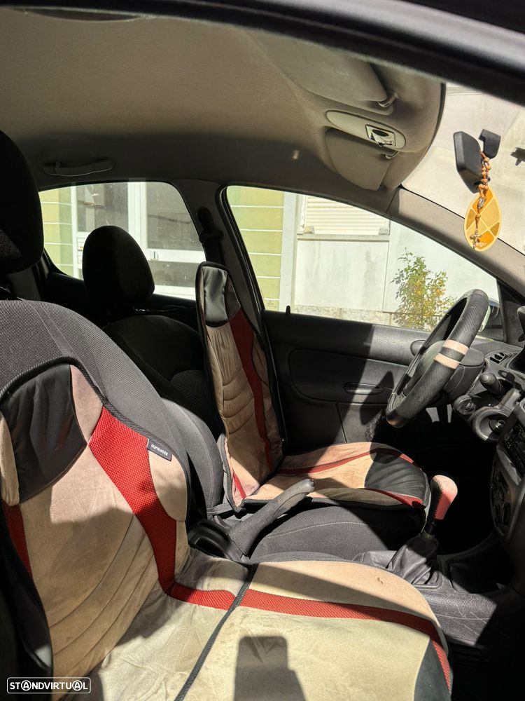 Peugeot 206 - 10
