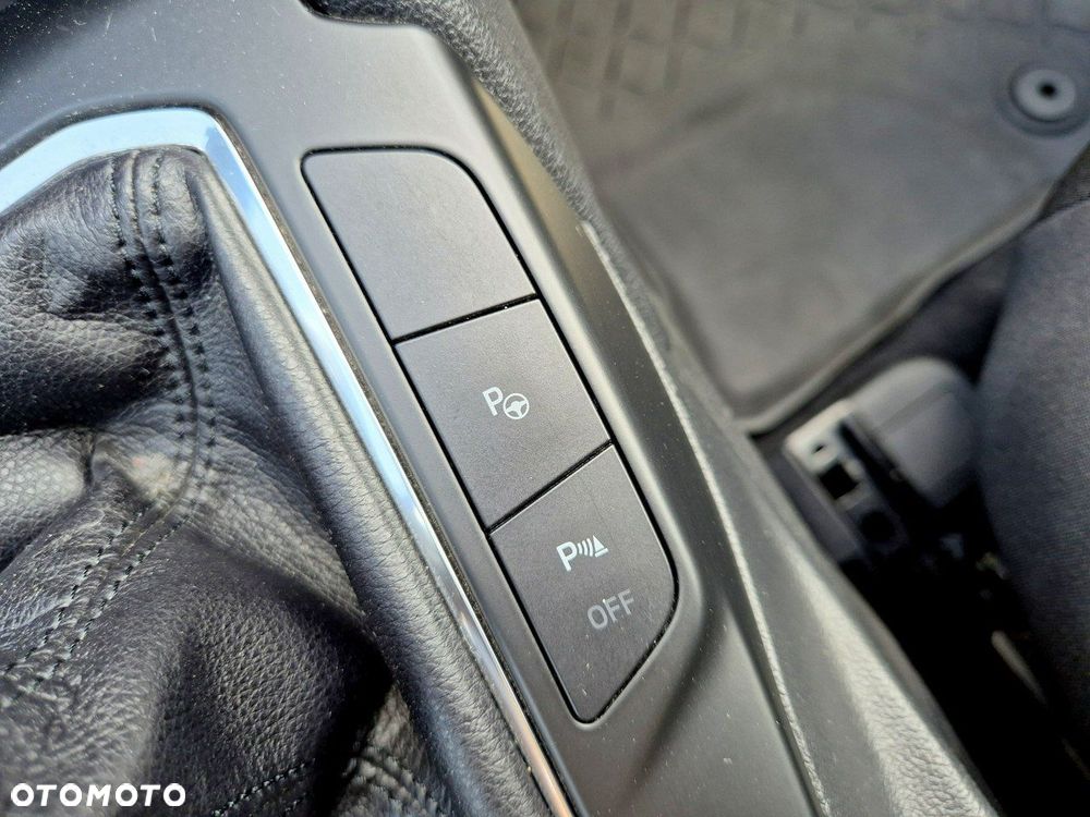 Ford Kuga - 27