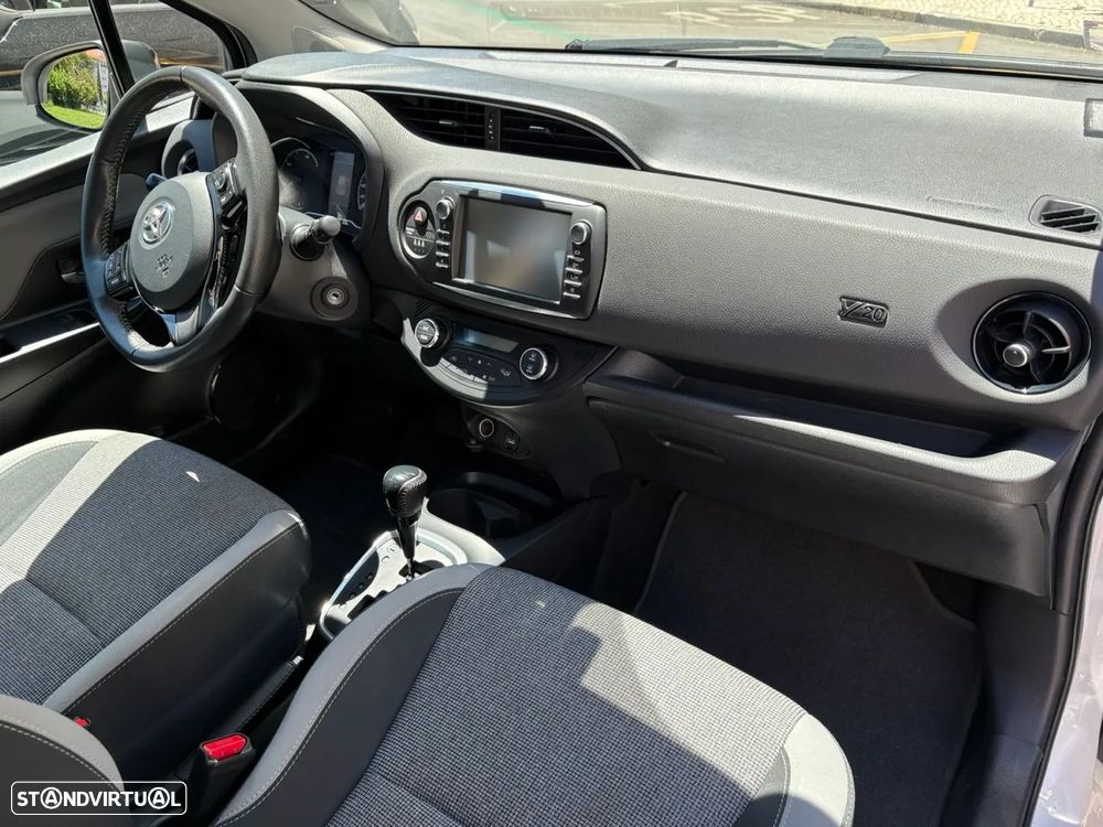 Toyota Yaris 1.5 HSD Comfort+Navi - 6