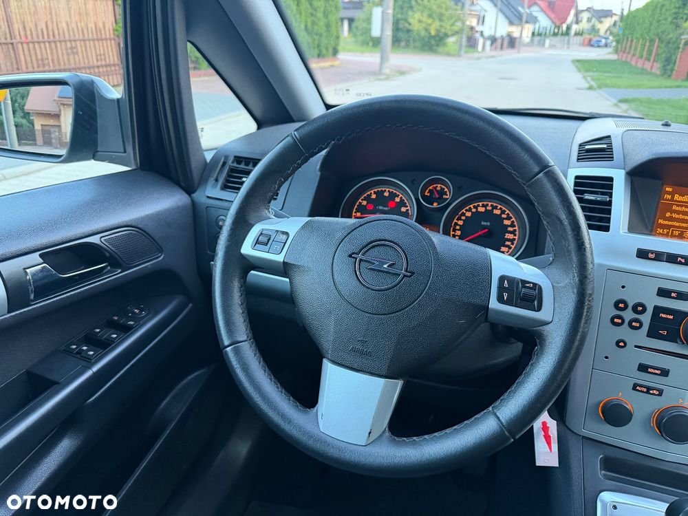 Opel Zafira 1.8 Easytronic Family Plus - 25