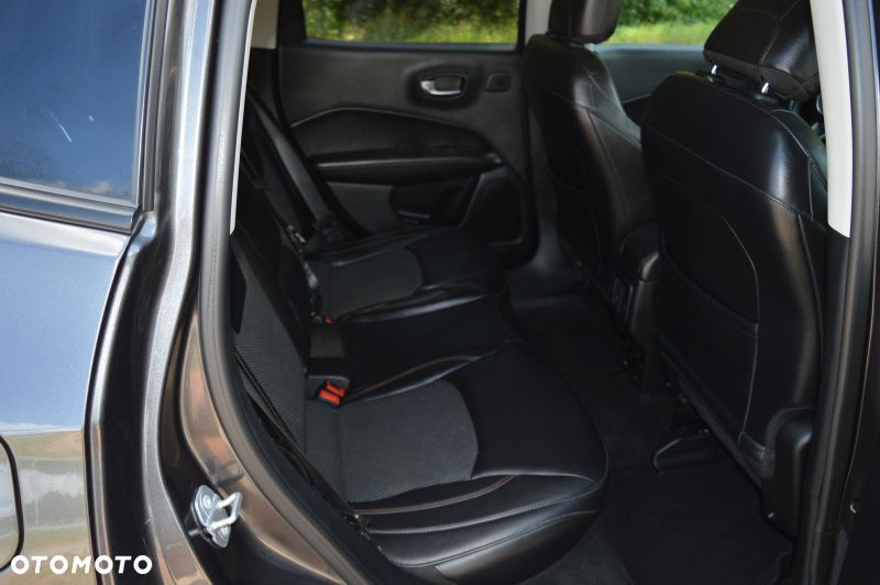 Jeep Compass - 24