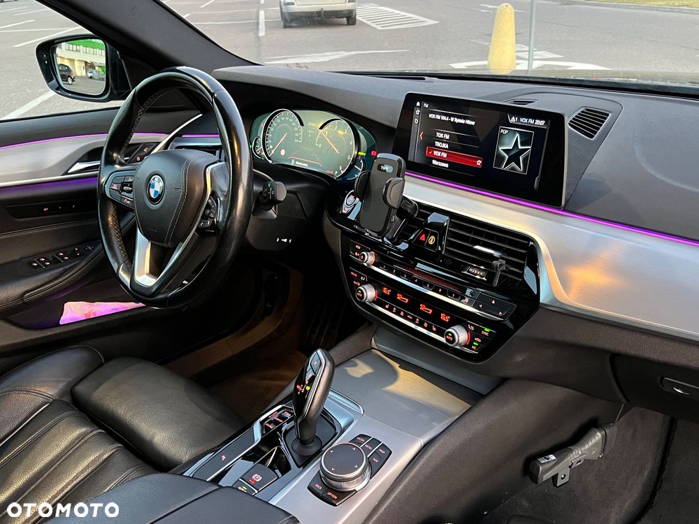 BMW Seria 5 520d Sport Line - 18