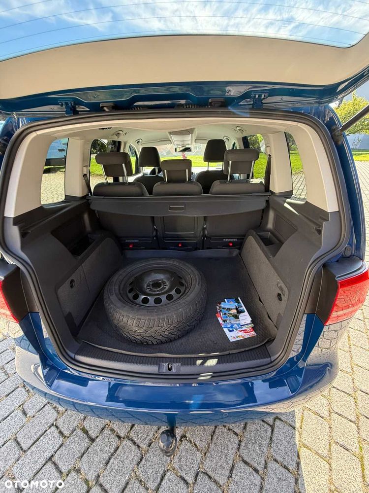 Volkswagen Touran - 8