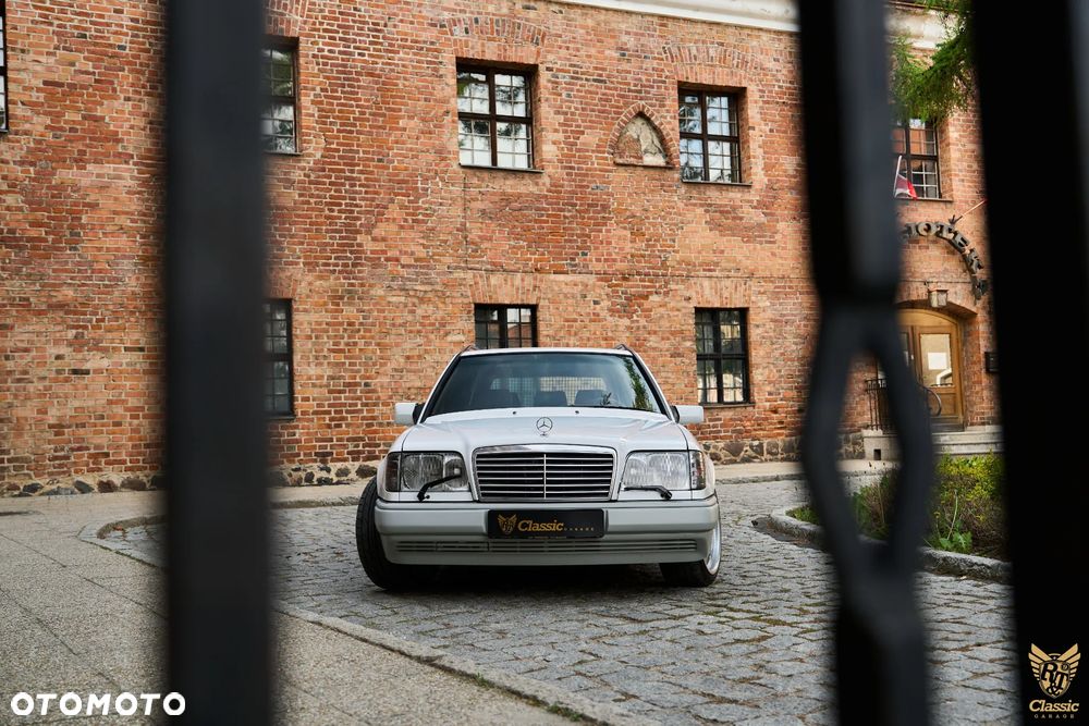 Mercedes-Benz Klasa E - 21