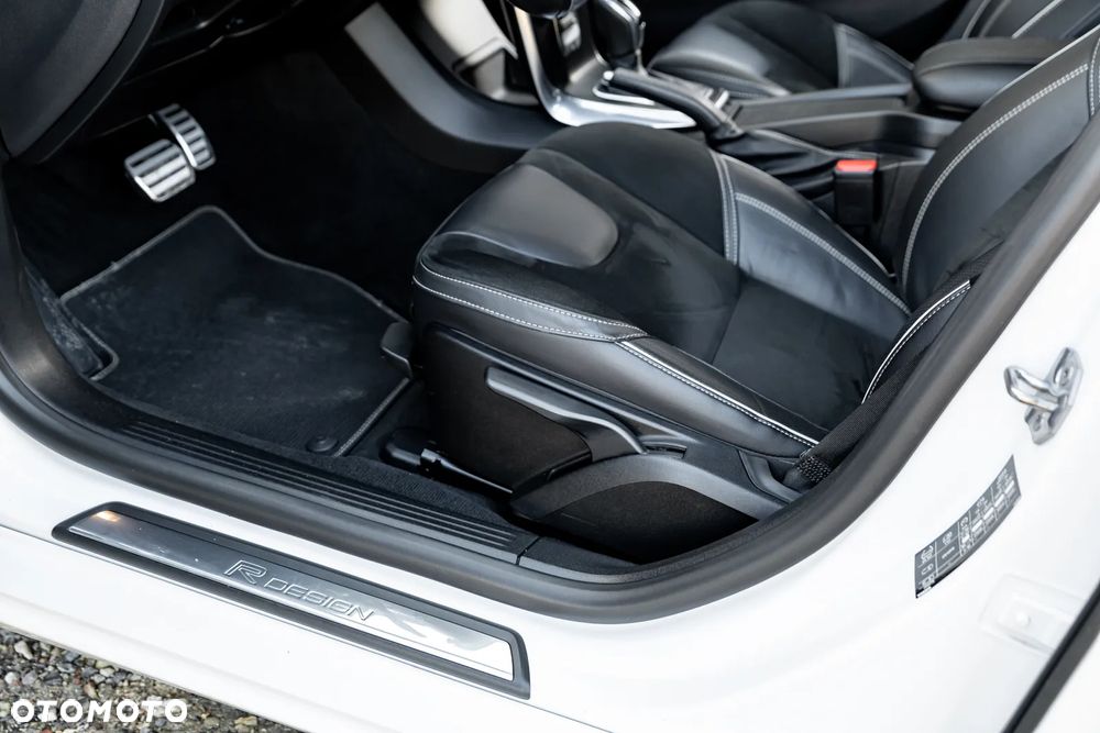 Volvo V40 D3 Geartronic RDesign - 22