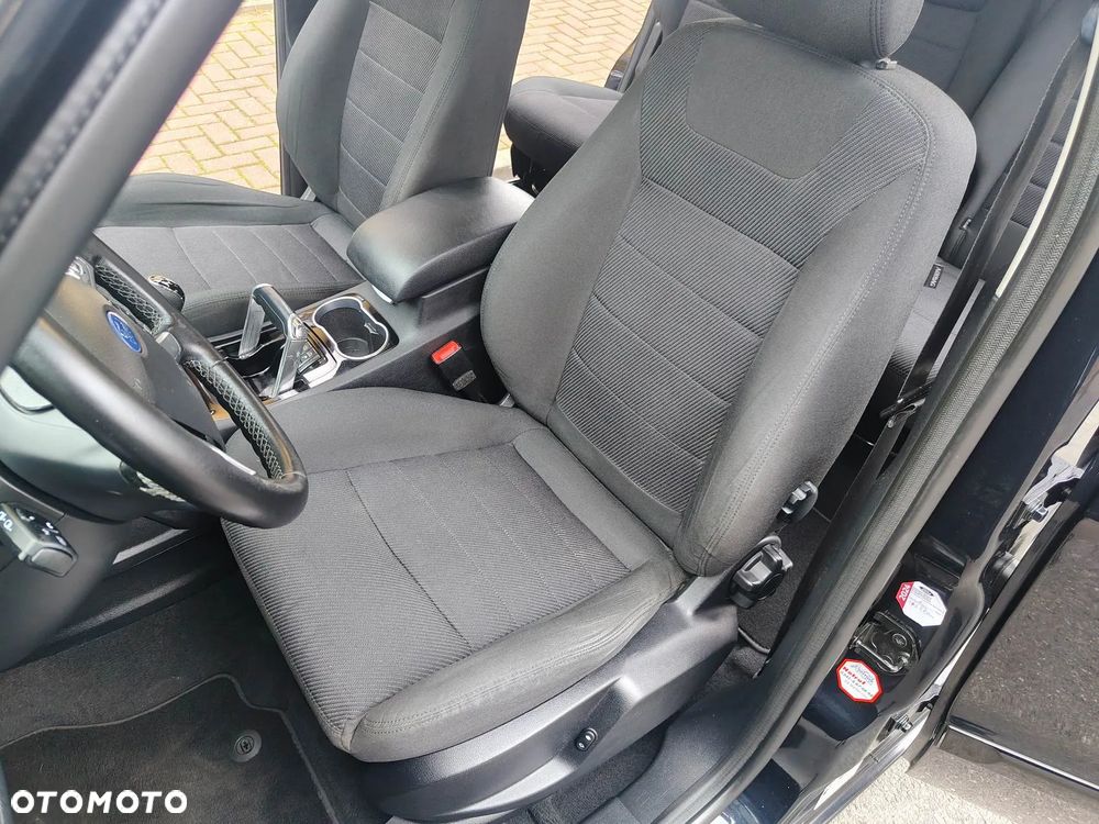 Ford S-Max - 14