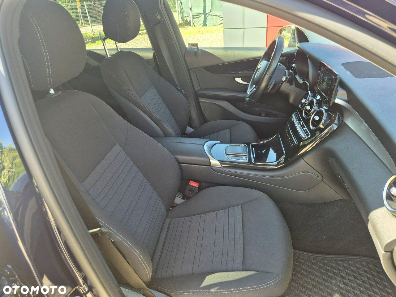 Mercedes-Benz GLC - 26