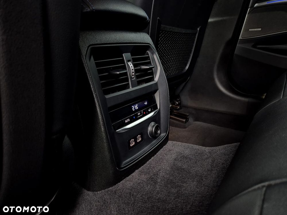 BMW Seria 3 330d xDrive M Sport sport - 27