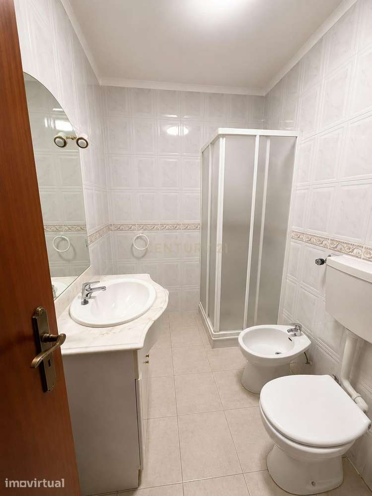 Apartamento T2 central Pontinha - Grande imagem: 2/11