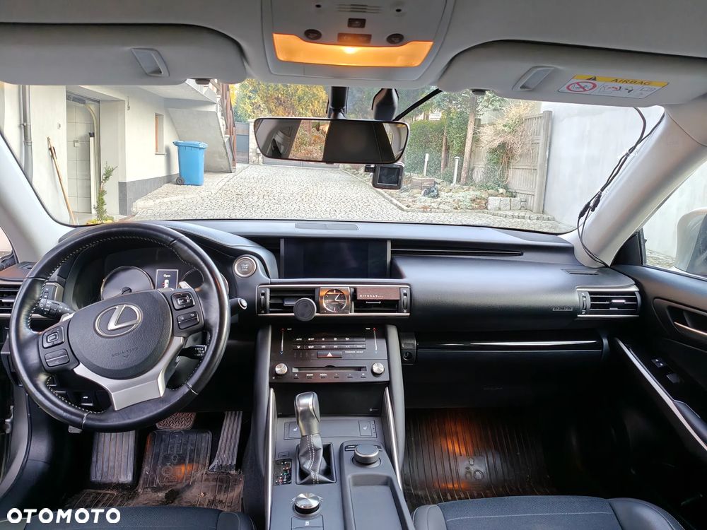 Lexus IS 200t / 300 Elegance - 11