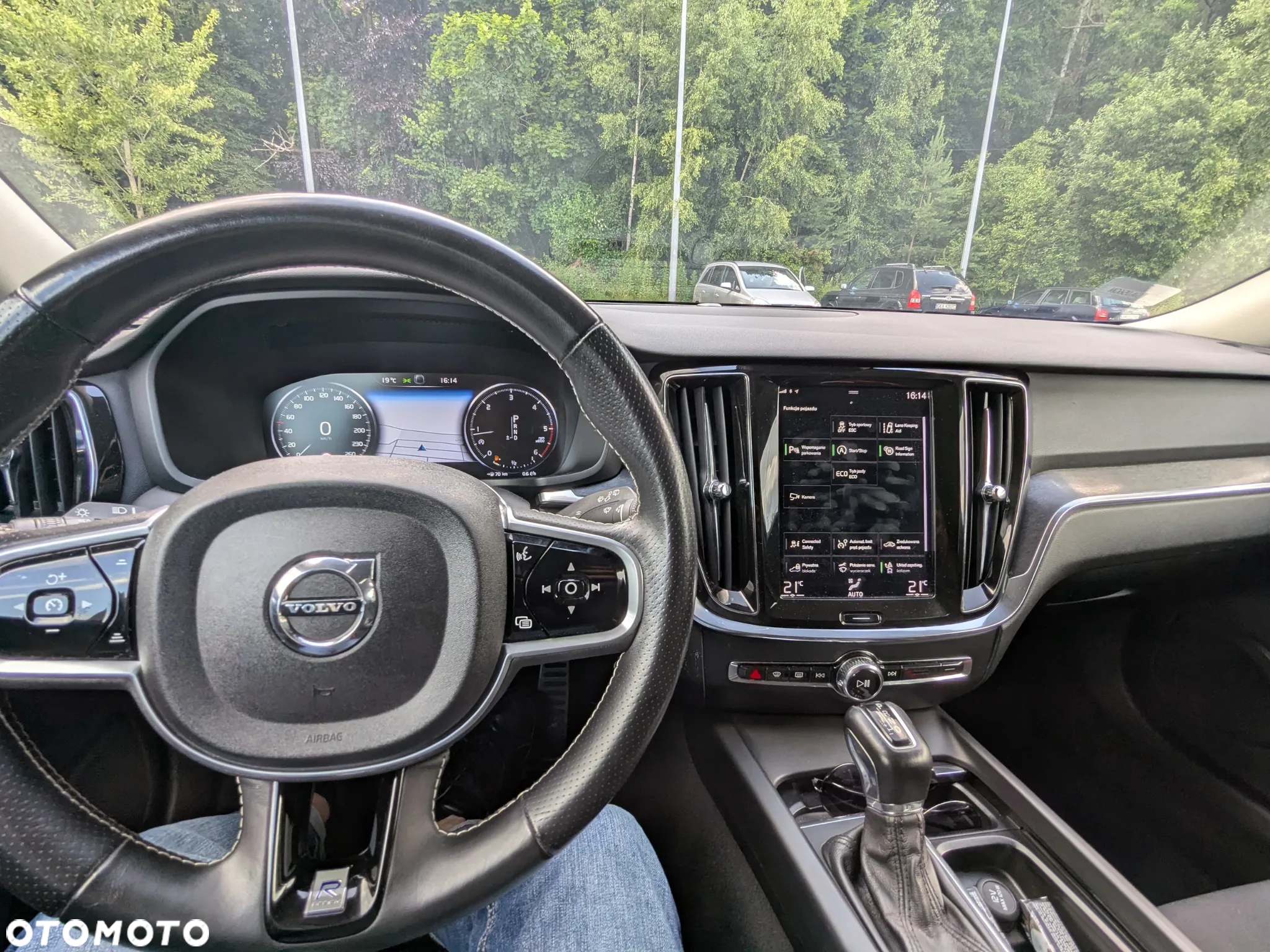 Volvo V60 D3 R-Design - 16