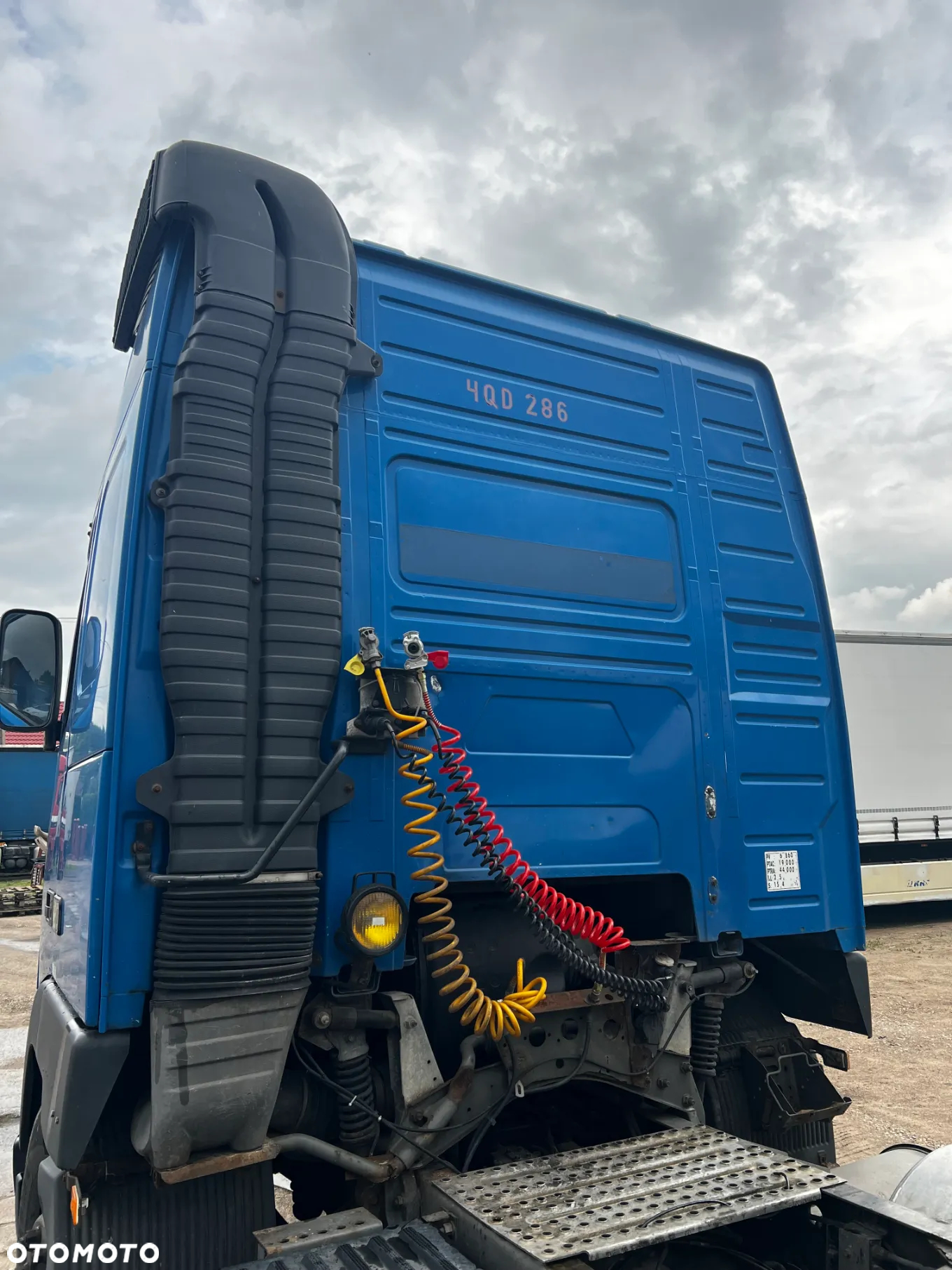Volvo / AUTOMAT  / KLIMA POSTOJOWA /  2 DUŻE ZBIORNIKI / 2014 ROK !! - 9