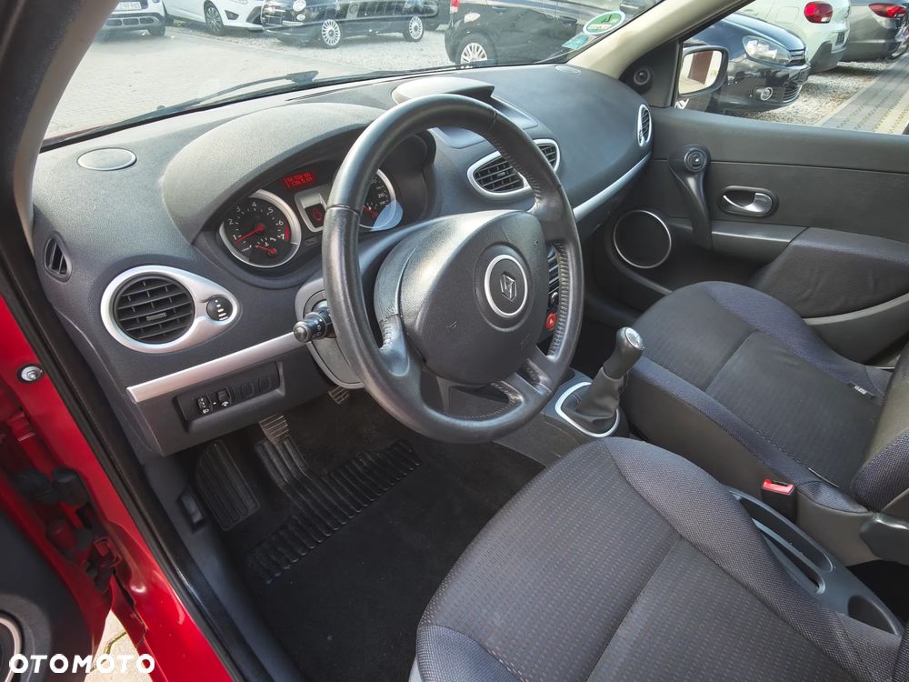 Renault Clio 1.6 16V Expression - 22