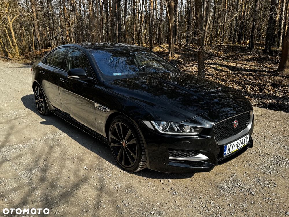 Jaguar XE 2.0 D R-Sport - 3