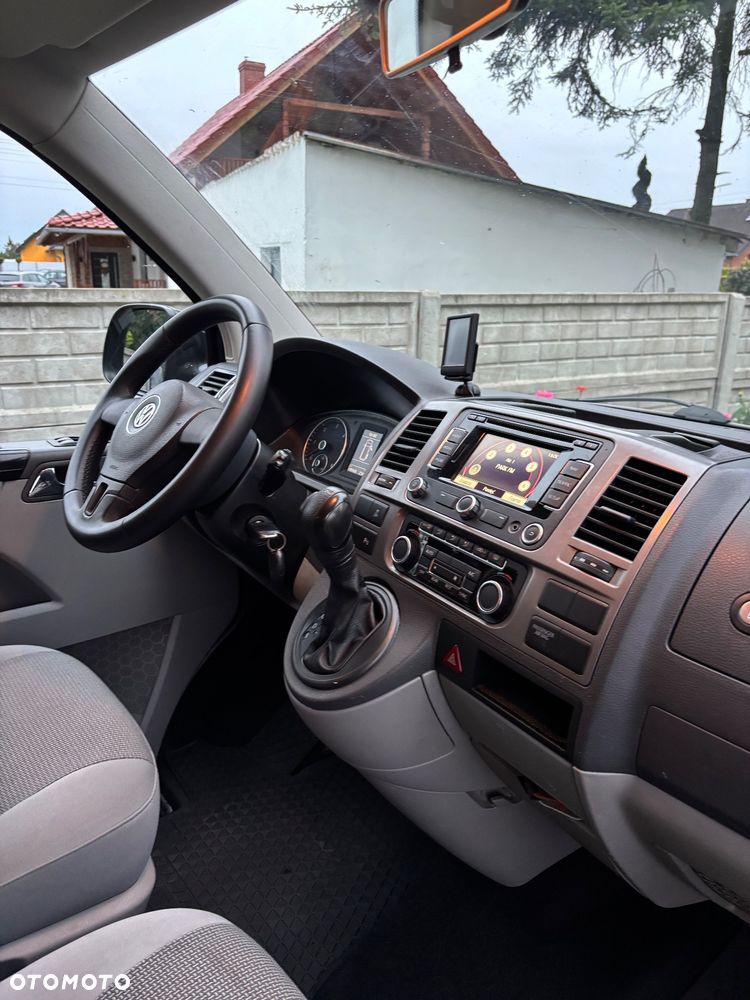 Volkswagen Caravelle - 7