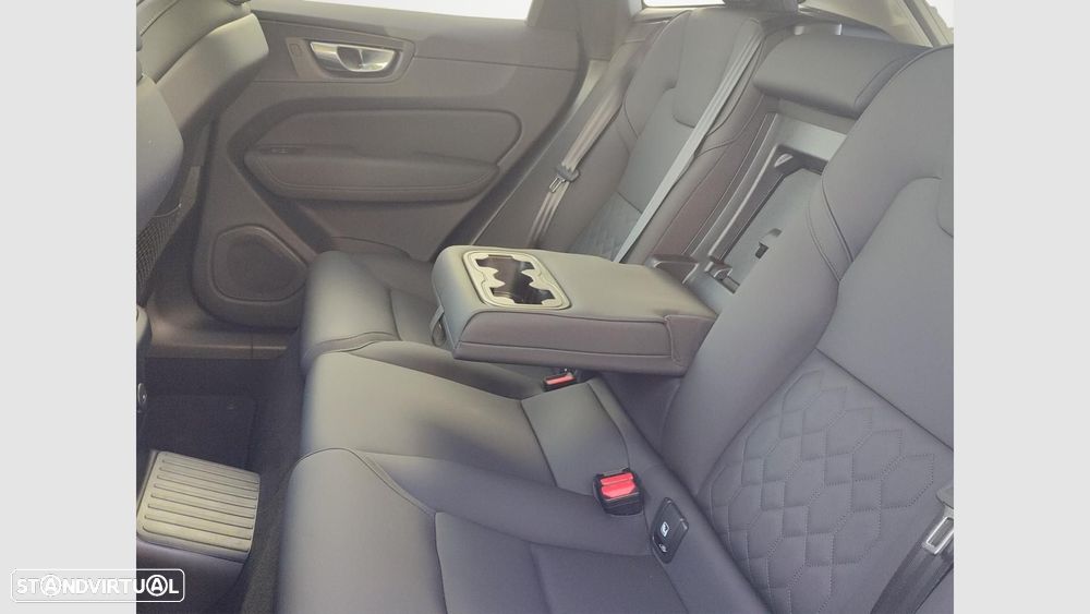 Volvo XC 60 2.0 T6 PHEV Plus Dark AWD - 14