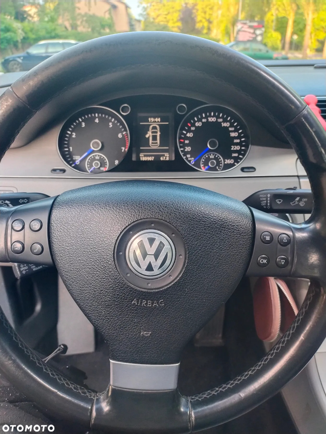 Volkswagen Passat 1.6 FSI Highline - 14