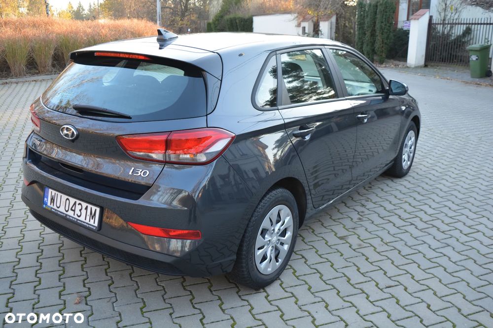 Hyundai i30 1.5 DPI Classic + - 6