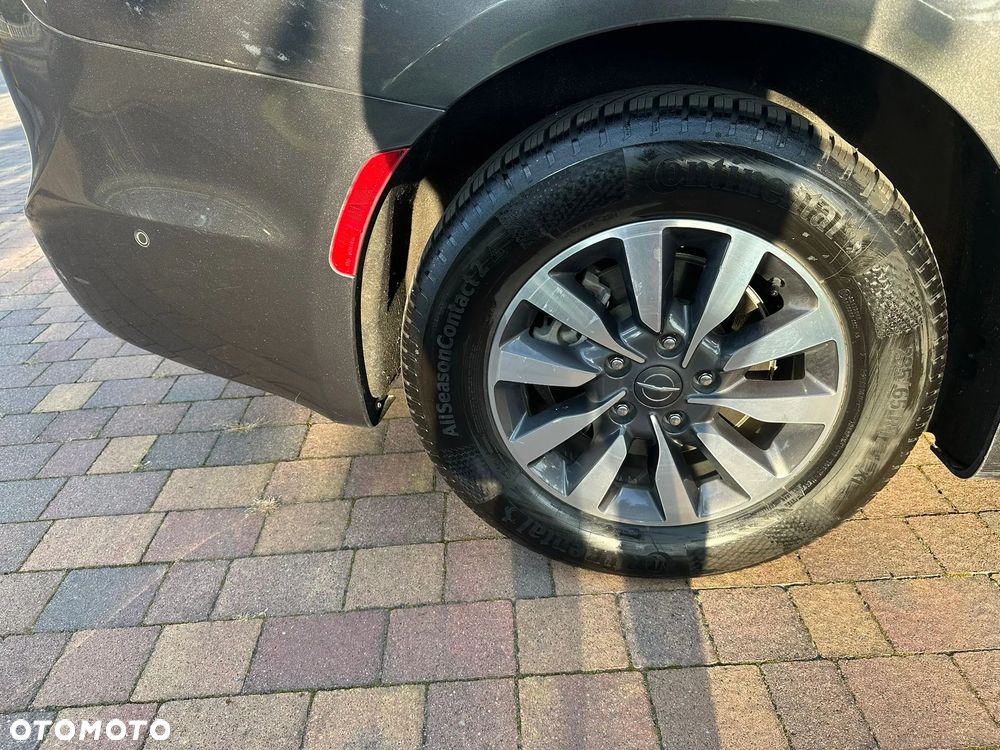 Chrysler Pacifica - 3