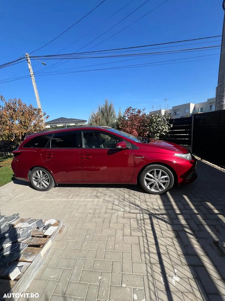 Toyota Auris 1.8 L VVT-i Hybrid Sol + - 1