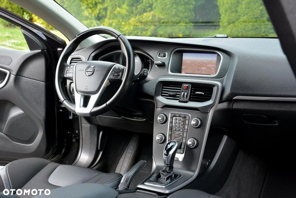Volvo V40 D2 Drive-E Momentum - 23