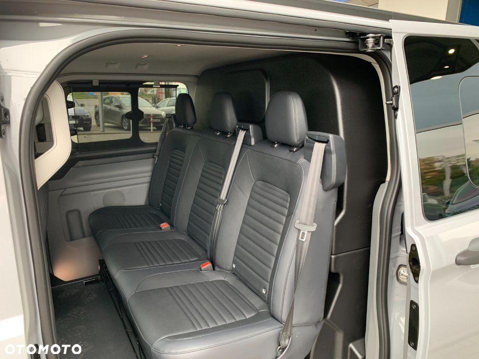 Ford Transit Custom - 13