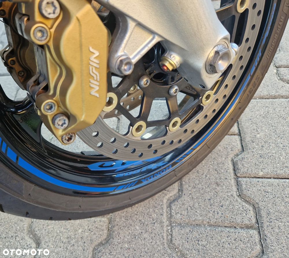 Honda CBR - 13