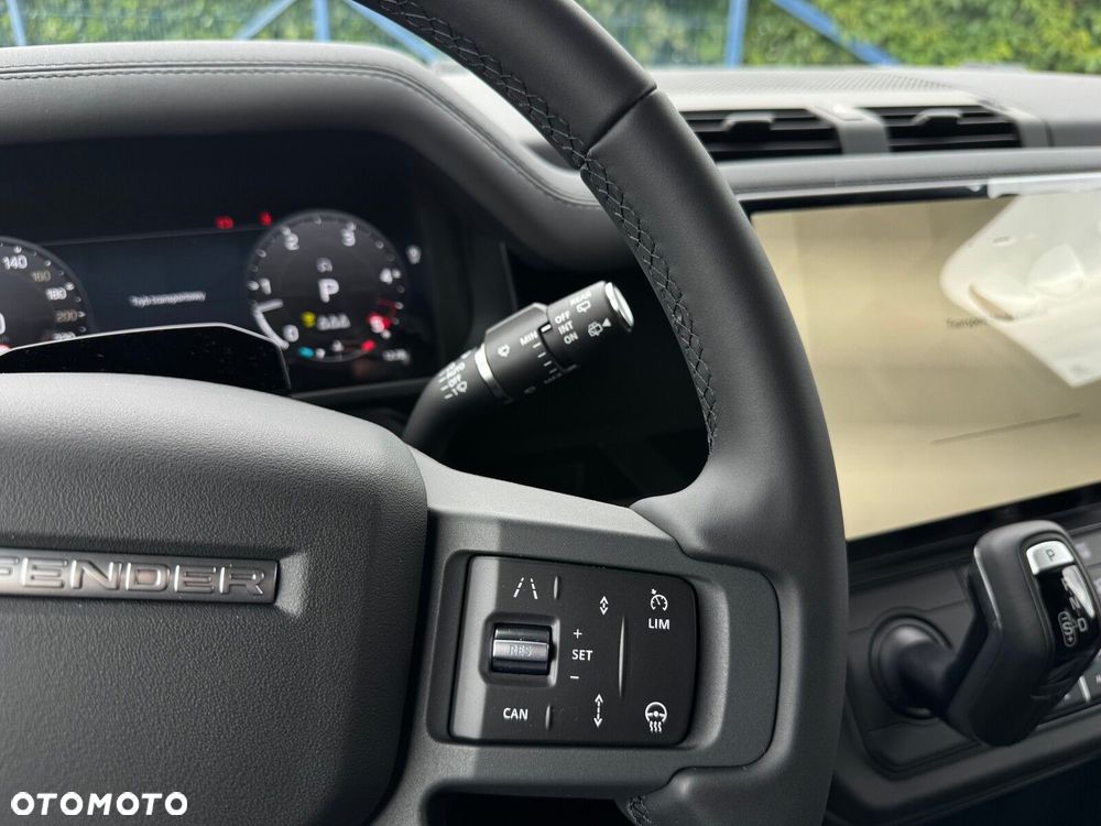 Land Rover Defender - 10