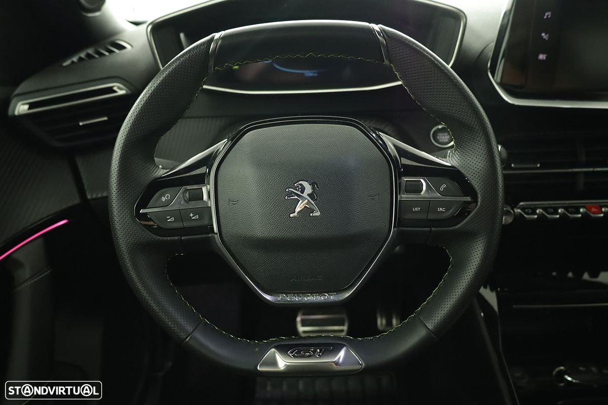Peugeot e-2008 50 kWh GT - 17
