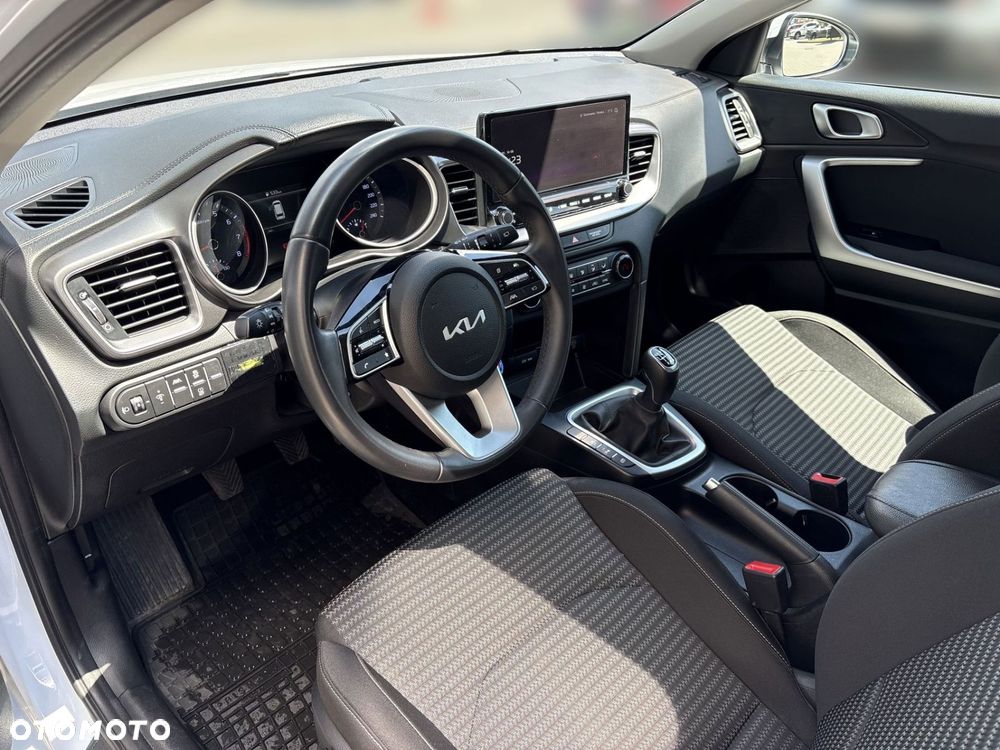 Kia Ceed - 9