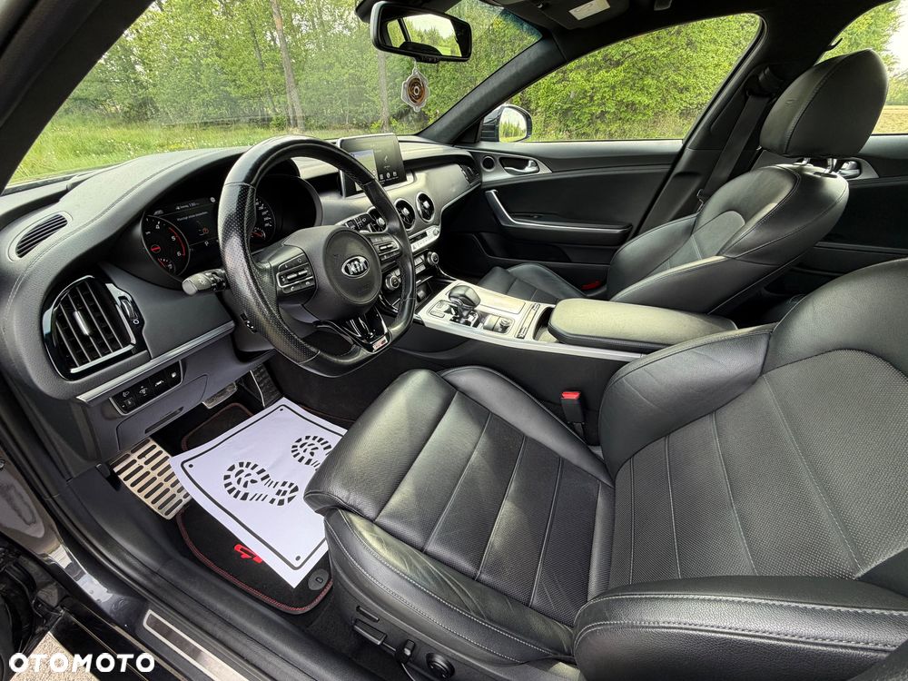 Kia Stinger - 17