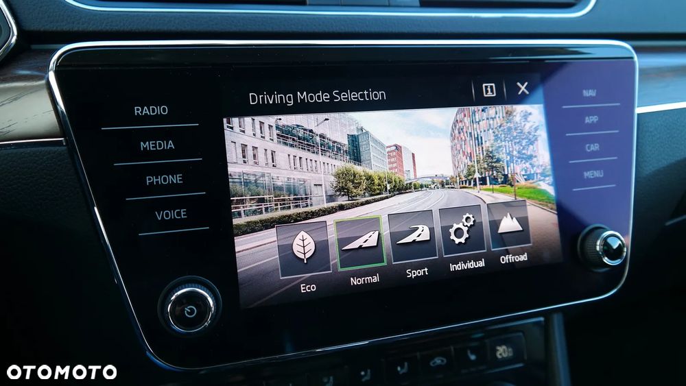 Skoda Superb 2.0 TDI SCR 4x4 Scout DSG - 33