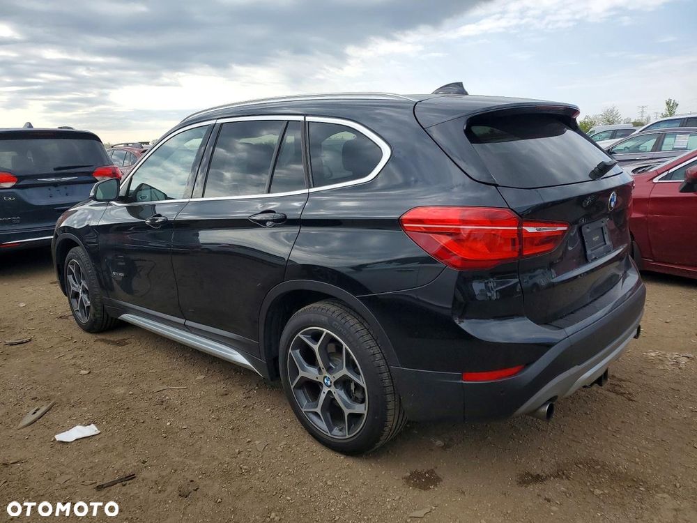 BMW X1 xDrive25i Sport Line - 3