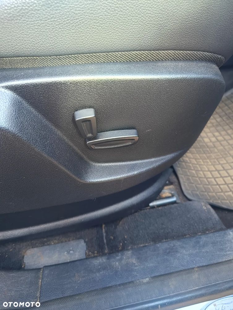 Ford Galaxy 2.2 TDCi DPF Titanium - 24