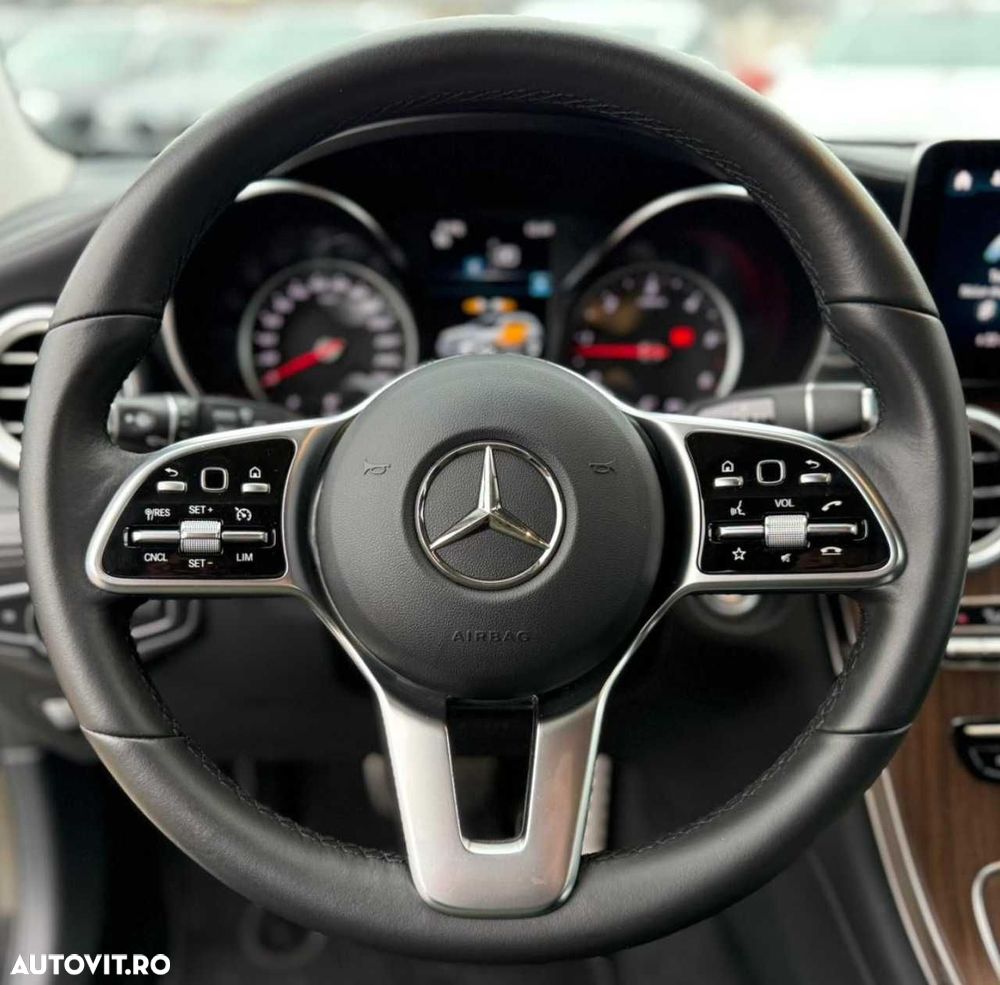 Mercedes-Benz GLC - 24