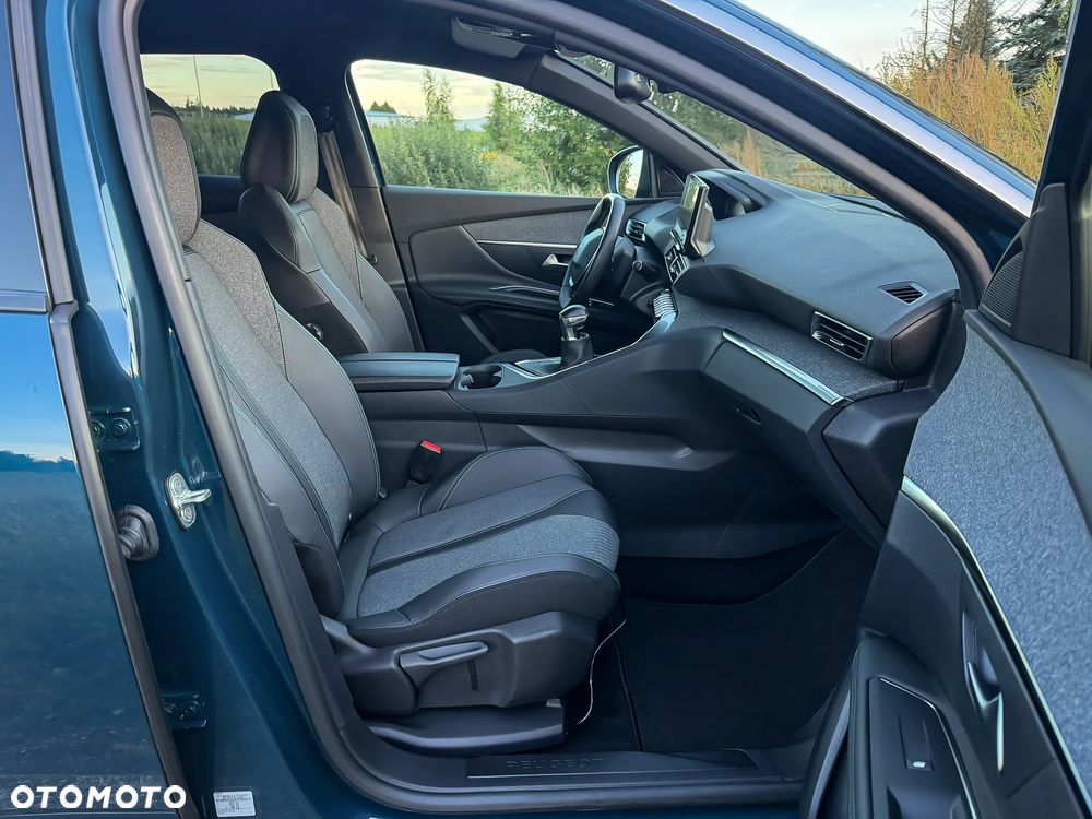 Peugeot 3008 1.2 PureTech Allure Pack S&S - 29