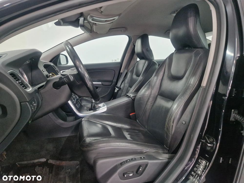 Volvo S60 D5 Summum - 7