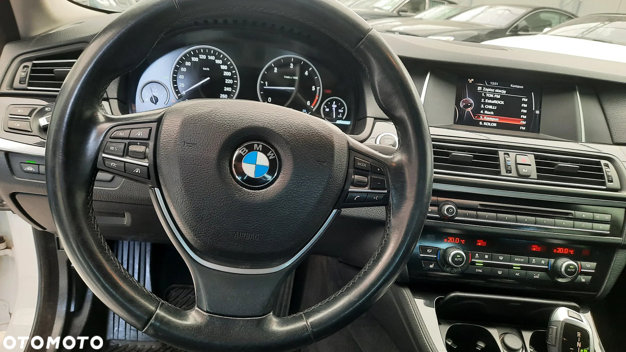 BMW Seria 5 525d xDrive - 11