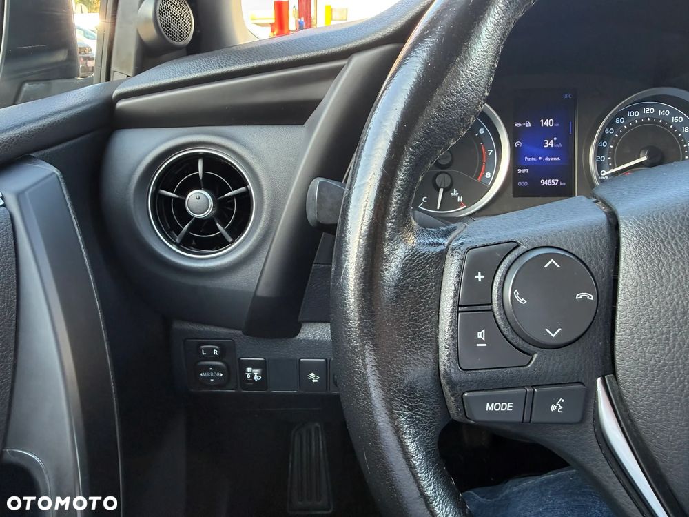Toyota Corolla 1.6 Comfort - 26