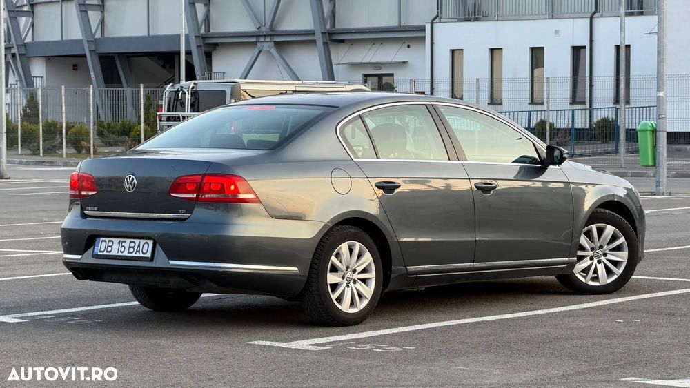 Volkswagen Passat 1.6 TDI BlueMotion Technology Highline - 4