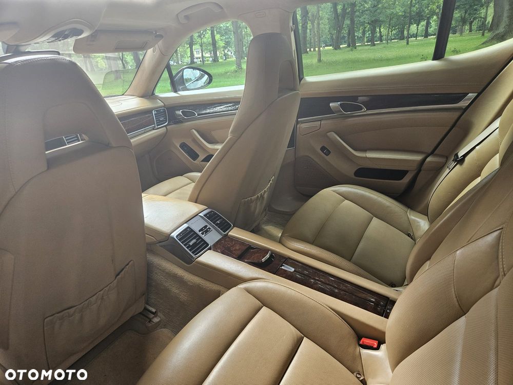 Porsche Panamera Turbo - 21
